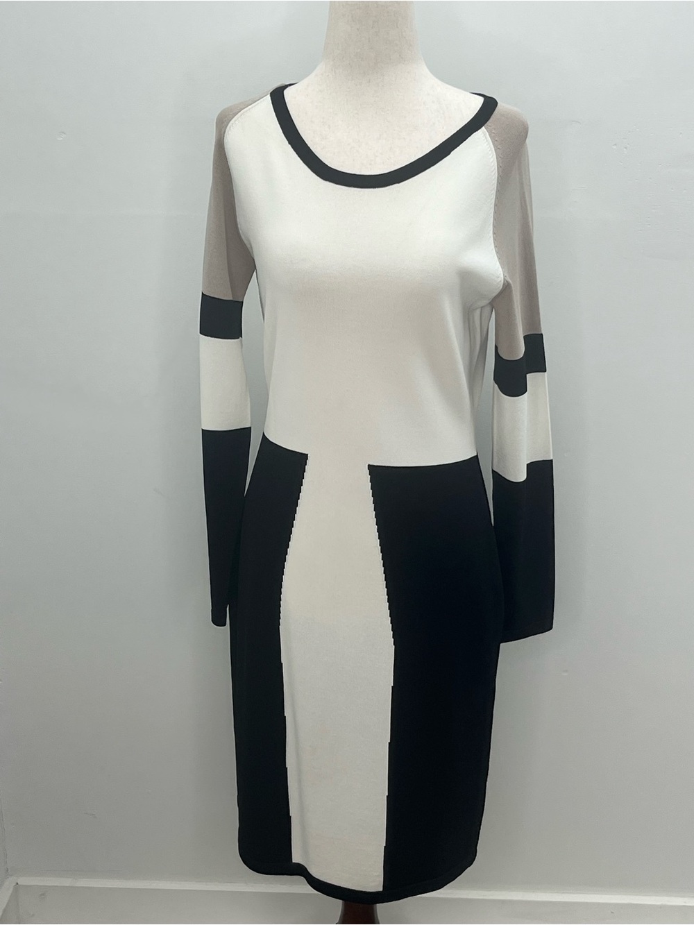 Calvin Klein Black White Taupe Long Sleeve Colorblock Knit Midi Dress Medium